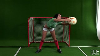 Hot latina-looking babe Aneta Keys