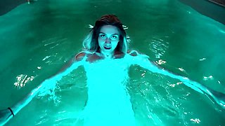 Hot Girl Perfect Ass Reverse Cowgirl In Spa Pool