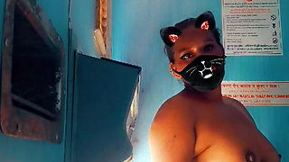 💦TRAIN TOILET TAMIL BHABHI Tamil housewife cowgirl Jennifer fuck very hard