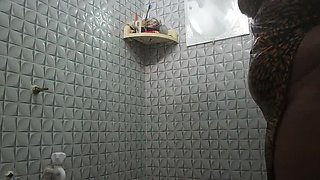 Desi girl hottest bathroom selfie - amateur homemade nude 18 year old