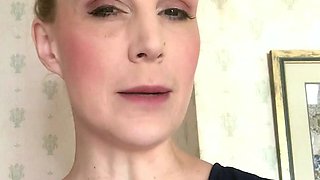 Cumshot amateur MILF suck and jerks dude in the bedroom