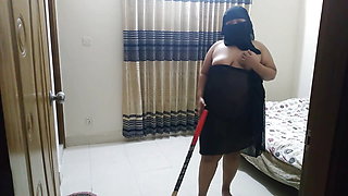 Padose Ladake Ne Chudai Ki Jabki Tamil Muslim Aunty Ne Hot Dress Mein Ghar Mein Jhado Lagae - Hindi Audio (Tamil Sex)