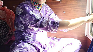 Girl gave condom to boy in bus