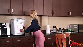 Wild fucking in the kitchen ends with cum in mouth for Alexis Fawx