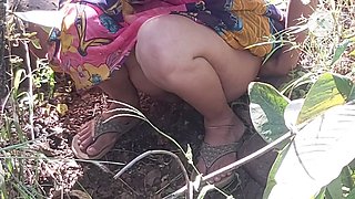 Desi Indian aunty offers her tight behind for a wild anal adventure.