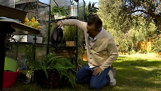 Jenna Starr - Cum In My Greenhouse