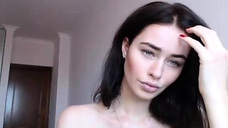 Cute amateur webcam teen girl toying pussy on webcam