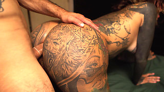 The Girl Who Knows About Tinder Invites Her Friends to Try My Big Date