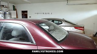 Familystrokes - showing her cunt (Averie Moore) for pervy stepuncle