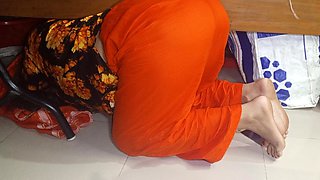 Step Son Fucked Step Mom While She Is Stuck in Under the Bed