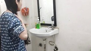 Step Sister Fucked Hard in Bathroom - Rough Desi Sex with Kajolbabs