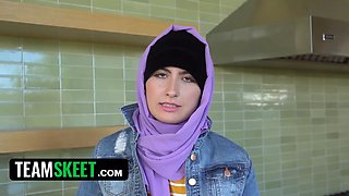 Arab slut with hijab milks for her bf and then gets on her knees & gulps his manhood