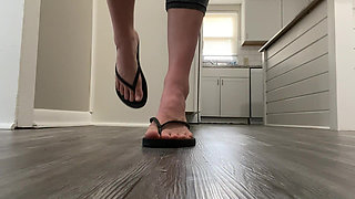 Flip Flop Modeling and Dangling Natural Toes