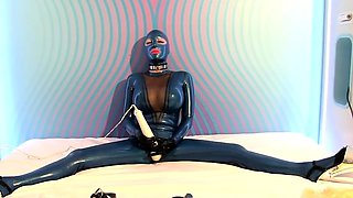 Close up amateur beauty uses her toy to masturbates