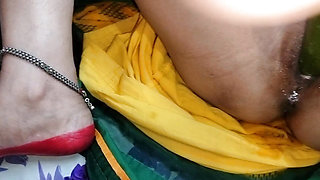 Bangladeshi woman masturbates herself in husband's toilet