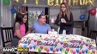 Teen 18+ Doing Anal At Her 18th Bday Party With Holly Hendrix And Peter Green