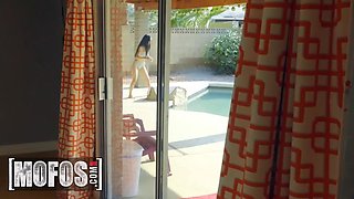 Mofos - kaitlyn katsaros entices her fresh neighbour with her ideal body and Tight Pussy