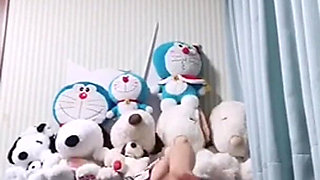 Feeling Sensitive Alone at Home Can't Stop