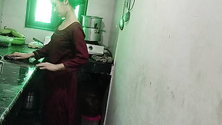 Cute school girl ko paise dekar jabar oyo pel diya