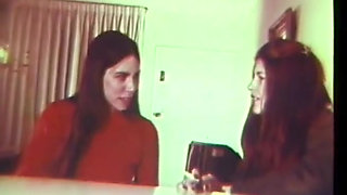 Vintage threesome pussy fucking pussy licking threesome in 69 position