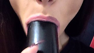Amateur brunette double toying on webcam