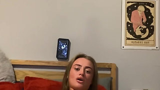 19 y.o big ass slut fingers tremble moans softly on cam