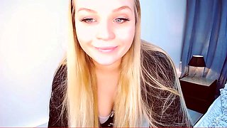 Amateur webcam girl masturbate big dildo
