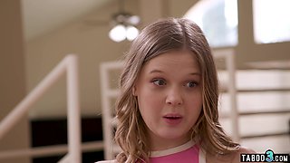 Stepbro made his young stepsister squirt