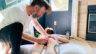 Smoking hot brunette toying tasty pussy in stockings