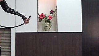 The Number of Times Endure the Female Boss's Whipping Is Employees Bonus