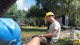 Hunt4k. hunter tempted a handywoman, her boyfriend caught them and saw hunter\u2019s cum shots inside her vulva