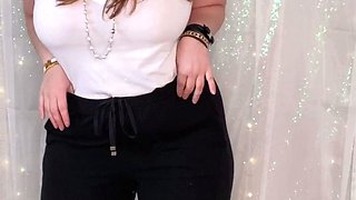 Large amateur cam woman uses two of her toys to masturbate