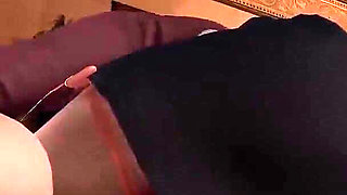 Getting a blowjob from a mature maid just before bed time : 3D Porn