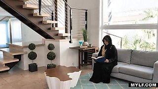 Arab cougar craves for teenage sausage- Kylie Kingston