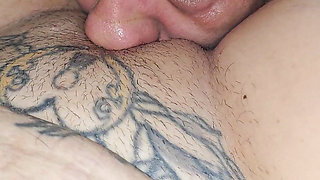 Devouring sexywifedd big lippy pussy