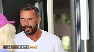 Manuel Can't Get His Wife To Fuck Him, He Focuses On Sexy Delivery Girl Lexi Lore