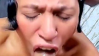 Teen Girls Do a Great Deep Throat Show with Their Best Friend's Boyfriend