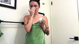 Petite small tit babe with perfect pussy masturbates