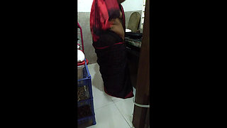 Punjabi Hot Stepmom in Saree Without Blouse Fucked by Stepson While Cooking - Destroyed Her Big Ass and Cum Asshole