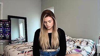 Amateur Webcam Chick Masturbates On Webcam More at