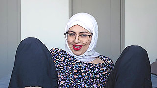 85. Mommy's Lesson Mia Niqab