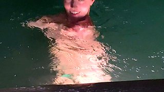 Amateur teen outdoor blowjob