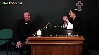 CFNM naughty babes cocksucking lucky guy