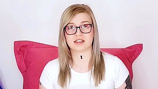 Amateur Blonde Teen Plays Solo with Toy Webcam Porn