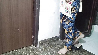 Village girl ko paise dekar jabar dasti pela