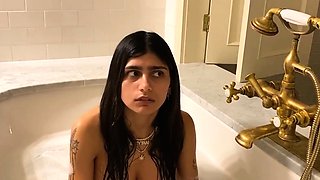 Arab Hoe Mia Khalifa Returns to Porno