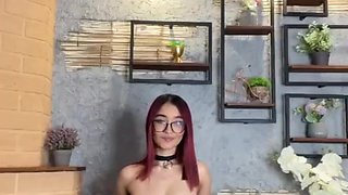Delgad Girl with Perfect Cushroom Masturbates at Home with Your Toy Sex