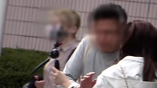 キュートな萌え系美女がM男にディープキスと乳首愛撫して、さらに四つん這いフェラの痴女責め