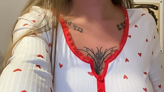 Scottish big tits goth moans loud and fucks hard her tight pussy