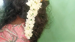 Married Mallu Aunty Showing Hot Structure Romance with Jasmine